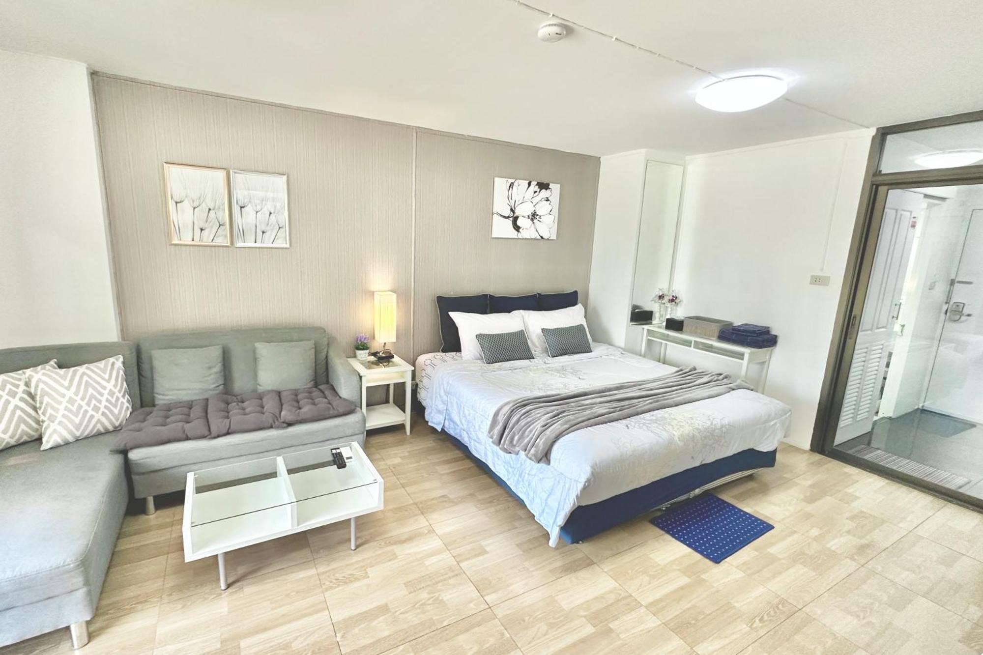 Cozy B At Nimman Studio Room In Condominium Chiang Mai Luaran gambar