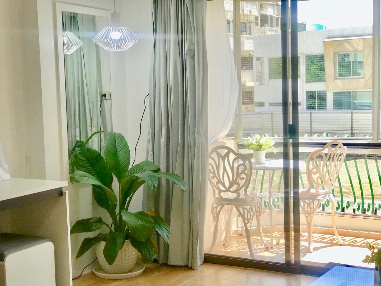 Cozy B At Nimman Studio Room In Condominium Chiang Mai Luaran gambar
